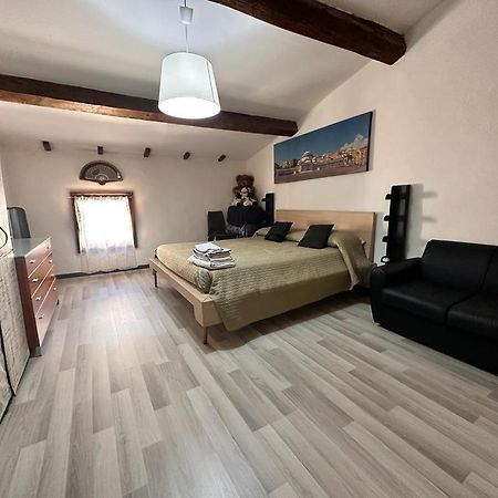 Hotel Karivi - Poma à Florence Extérieur photo