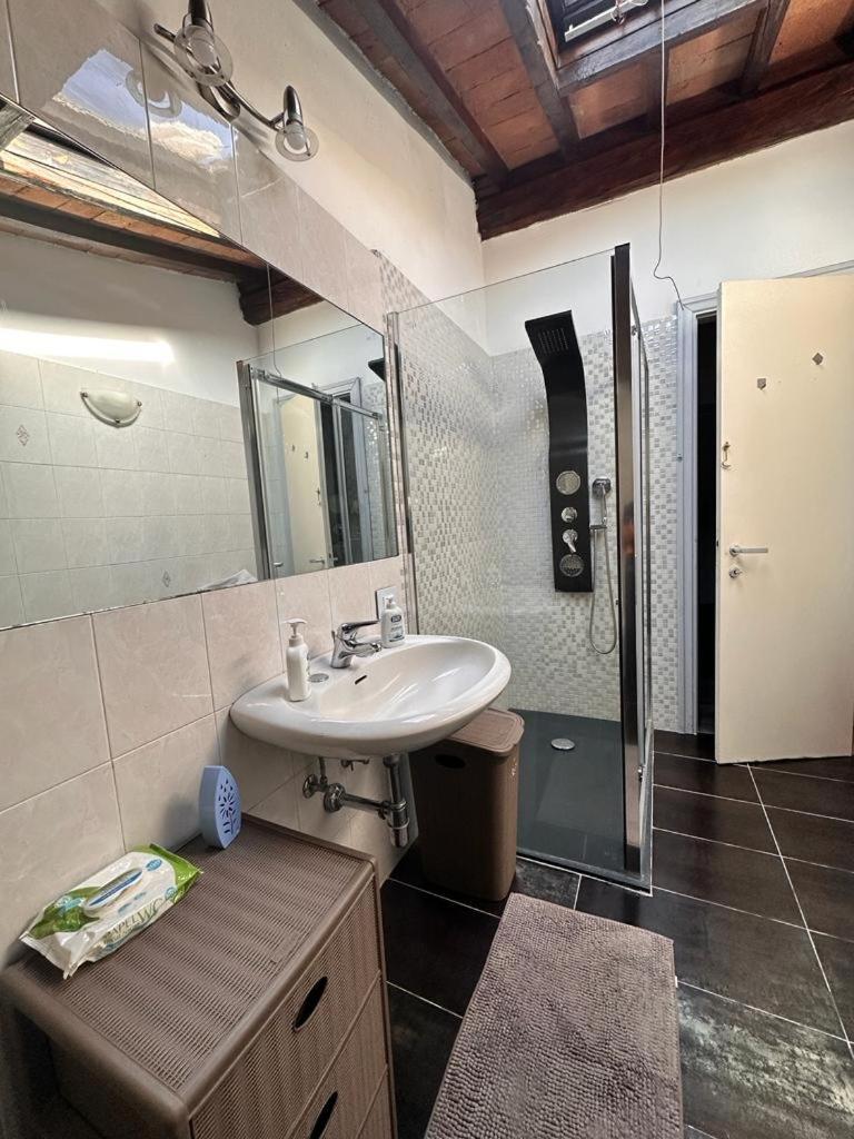 Hotel Karivi - Poma à Florence Extérieur photo
